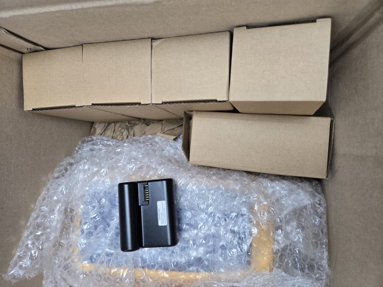 (1206) Photo- DSX-5000 (充電器-5 個 1 電池)_副本.jpg (1206) Photo- DSX-5000 (充電器-5 個 1 電池)_副本.jpg